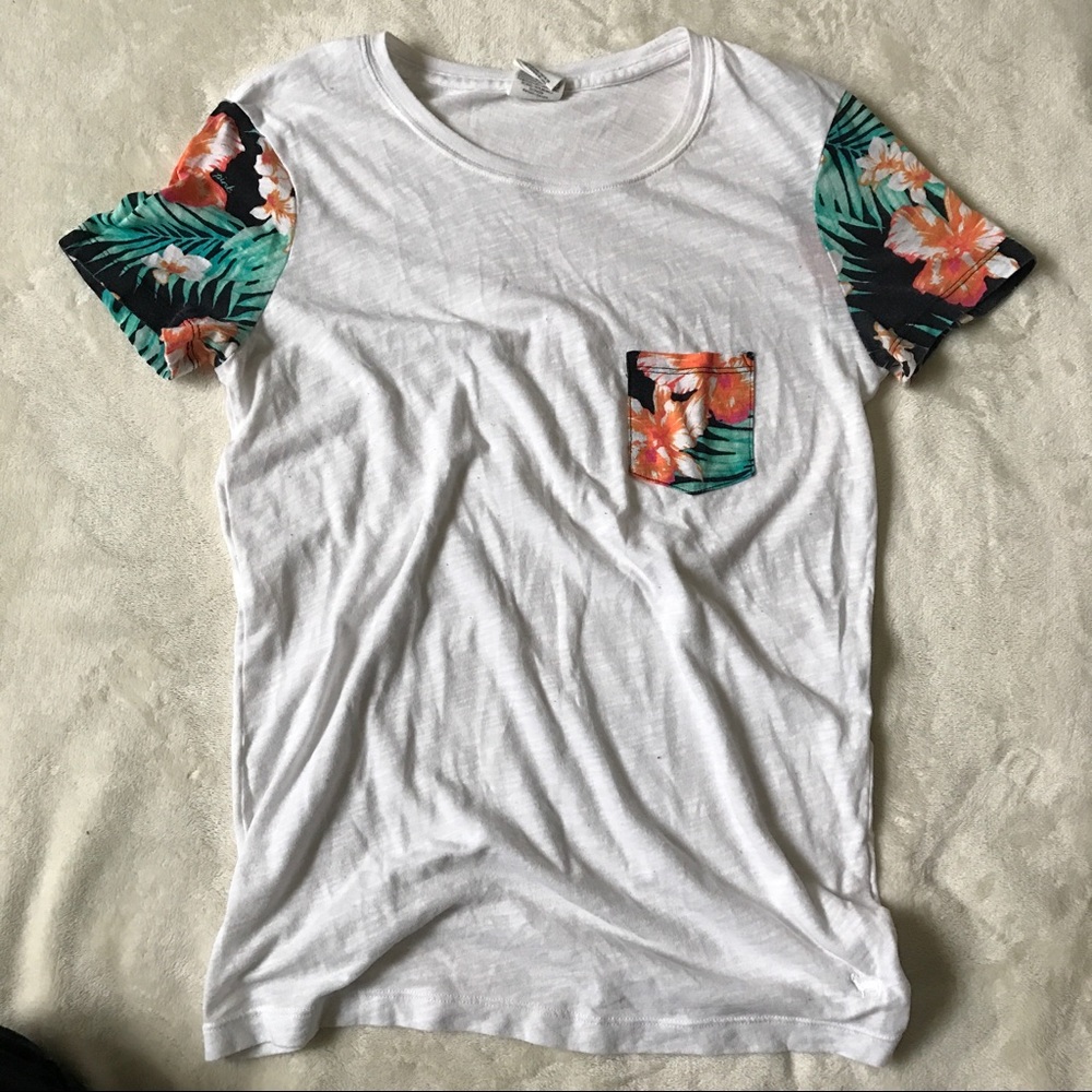 ‼️Victoria's Secret‼️ Hawaiian tee; XS